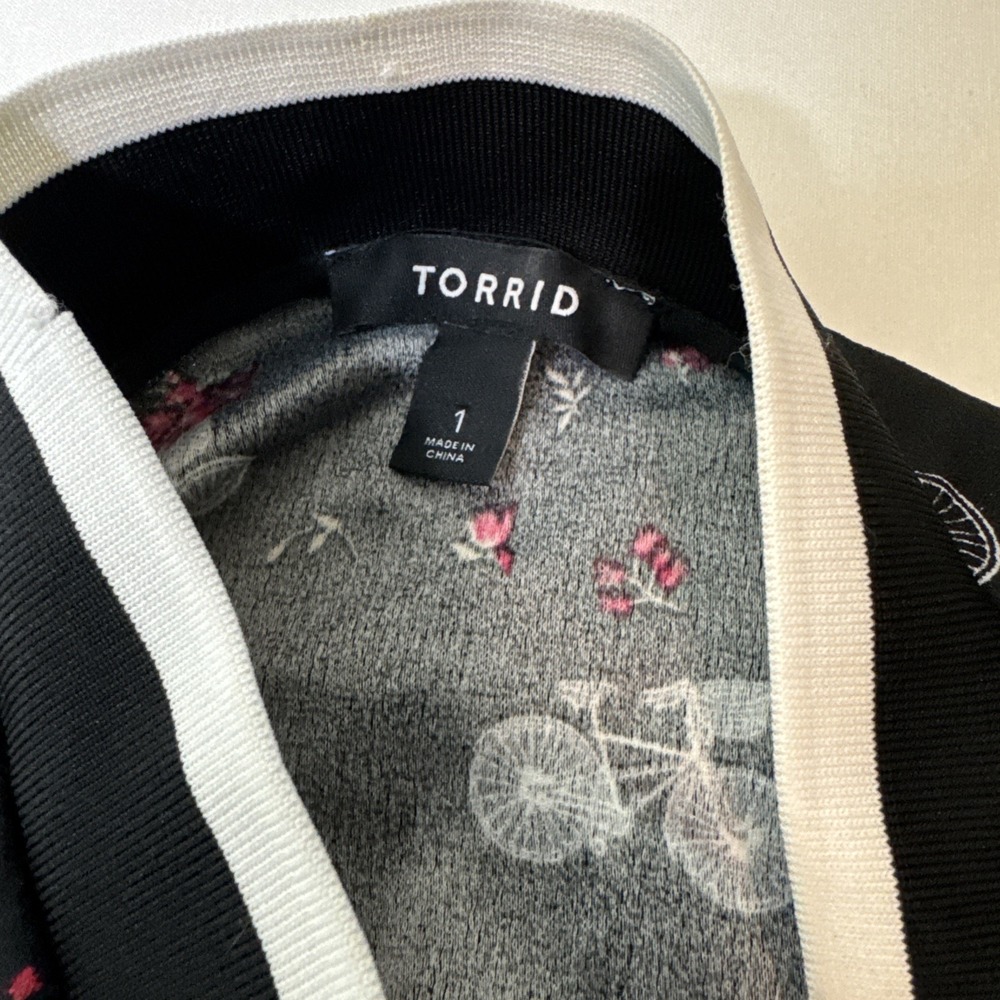 Torrid Women's Jacket Size 1 (1X) Full Zip Black Floral Bicycles Crepe Bomber - Picture 5 of 7